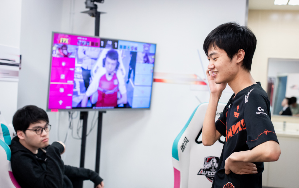 JackeyLove在C9比赛中重返赛场，败北引发热议！